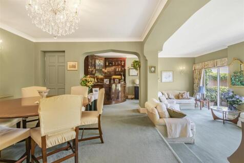 Dining/Lounge.jpg