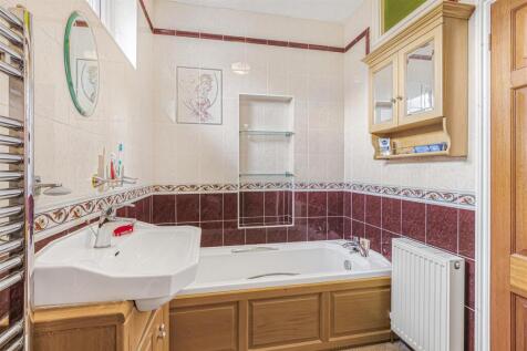 Bathroom.jpg