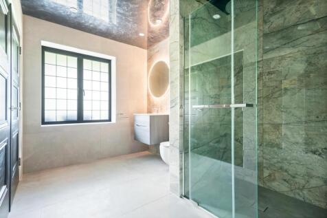 Shower Room .jpg