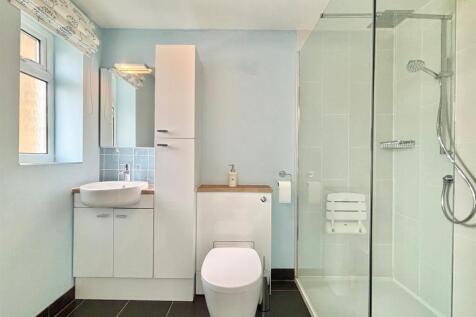NEWENSUITE.jpg