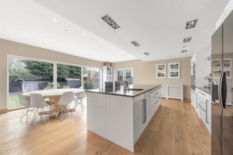 KITCHEN / DINING / FAMILY ROOM
