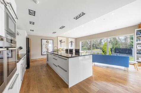 KITCHEN / DINING / FAMILY ROOM