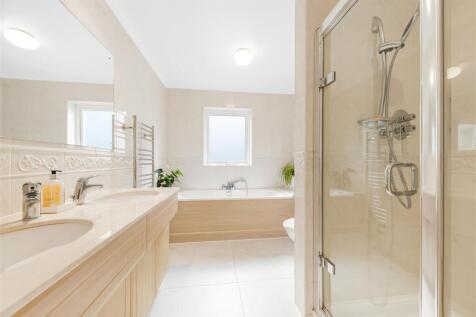 EN SUITE 1