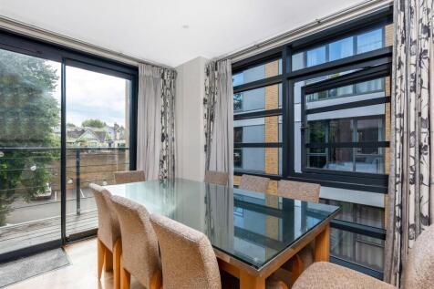 SITTING/DINING/KITCHEN