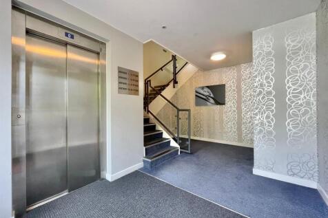 COMMUNAL ENTRANCE HALL
