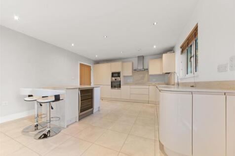 Apartment 4, The Edge 13.jpg
