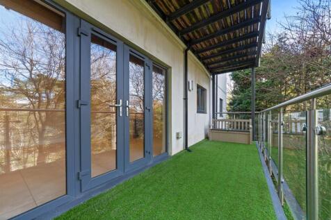 Apartment 4, The Edge 16.jpg