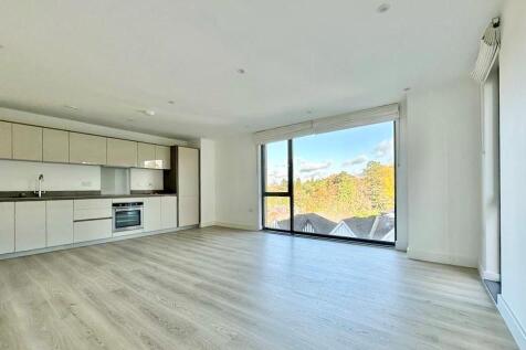 SITTING / DINING ROOM &amp; KITCHEN