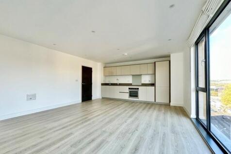 SITTING / DINING ROOM &amp; KITCHEN