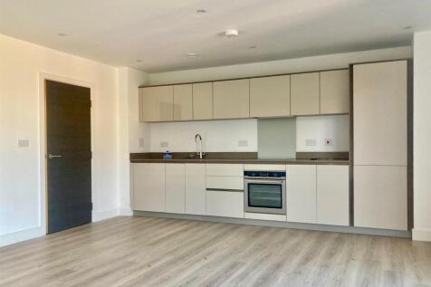 SITTING / DINING ROOM &amp; KITCHEN