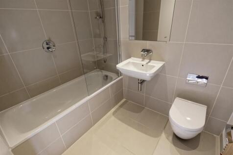 Bathroom 2.jpg