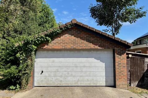 GARAGE.jpg