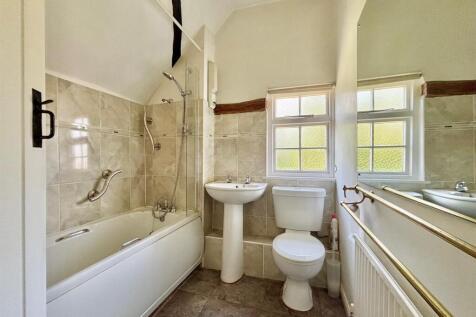 Bathroom.jpg