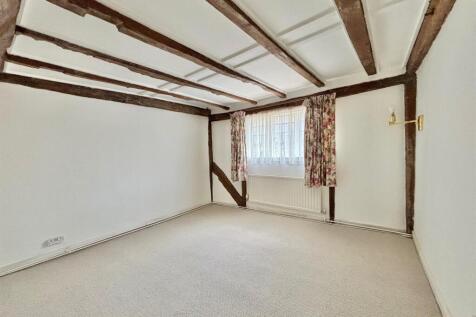 Bedroom 1.jpg