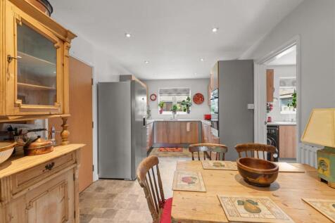 3 Childsbridge Farm Place 21.jpg