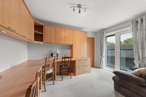 3 Childsbridge Farm Place 9.jpg