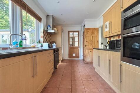 KITCHEN2.jpg