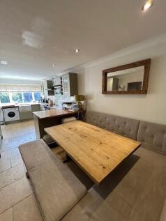 Kitchen.Dinning 2.jpg