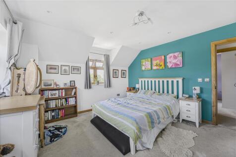 Ensuite Bedroom..jpg
