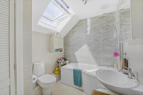 Family Bathroom.jpg