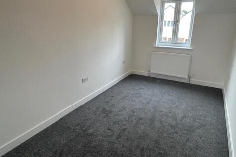 Bedroom 1.jpg