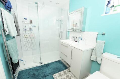 ..with separate shower
