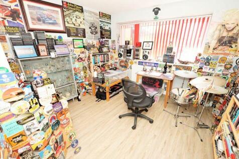 Bedroom 5 or study