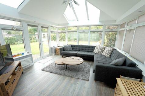 Vaulted sitting room