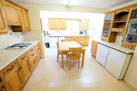 Spacious kitchen  