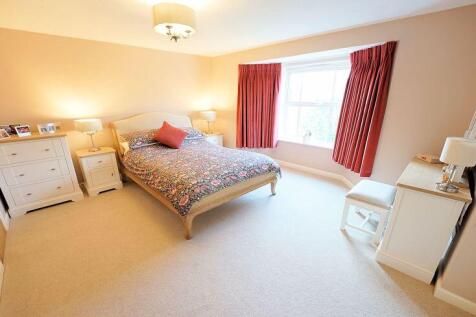 Principal bedroom