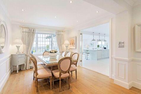 Elegant dining room