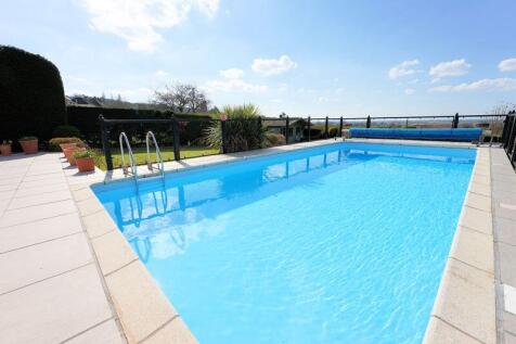 A lovely heated pool