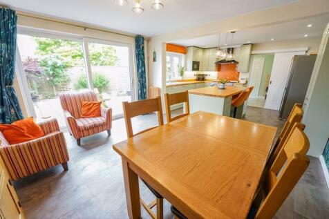 Open plan kitchen - diner