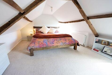 Delightful principal bedroom