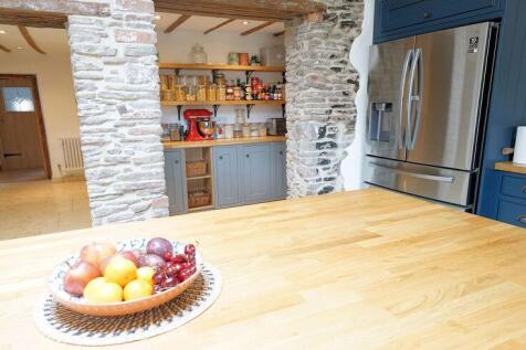 Traditional larder