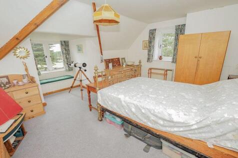 Bedroom 6 (Upper floor)