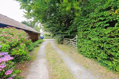 The approach to the house
