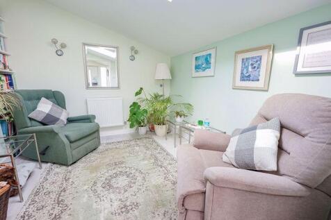 Study or bedroom 4