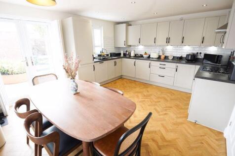 Open plan kitchen diner