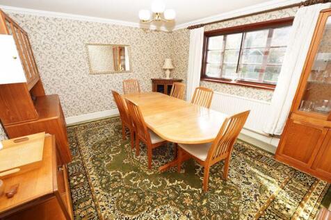 Excellent reception rooms