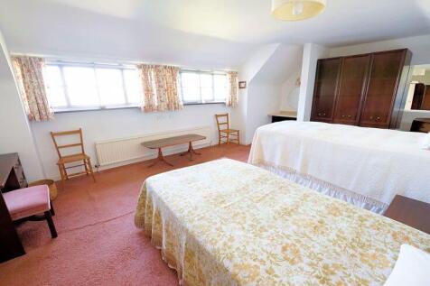 Principal bedroom
