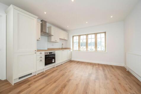 Kitchen / Lounge
