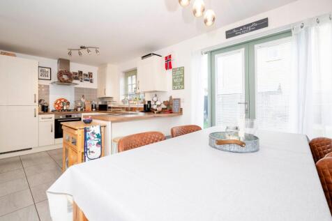 Kitchen-Dining Area