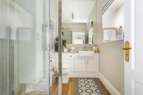 Main Shower Room