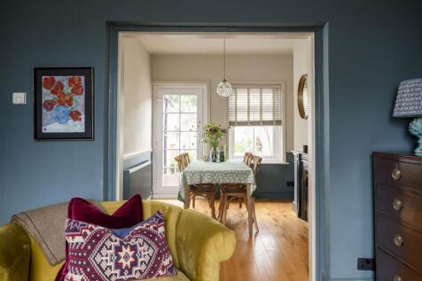 Sitting/Dining Room