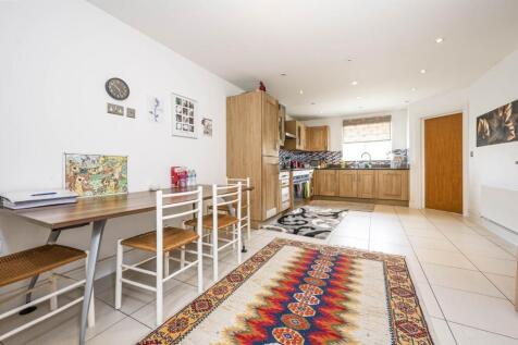 Kitchen &amp; Dining Area