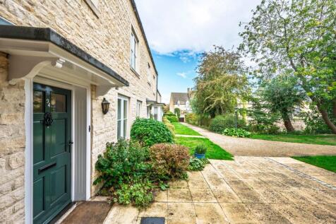 Front & Communal Gardens