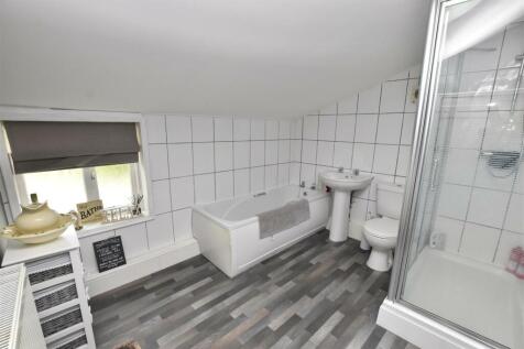BATHROOM/WC