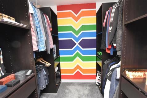 DRESSING ROOM