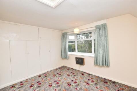 BEDROOM 2 (REAR)